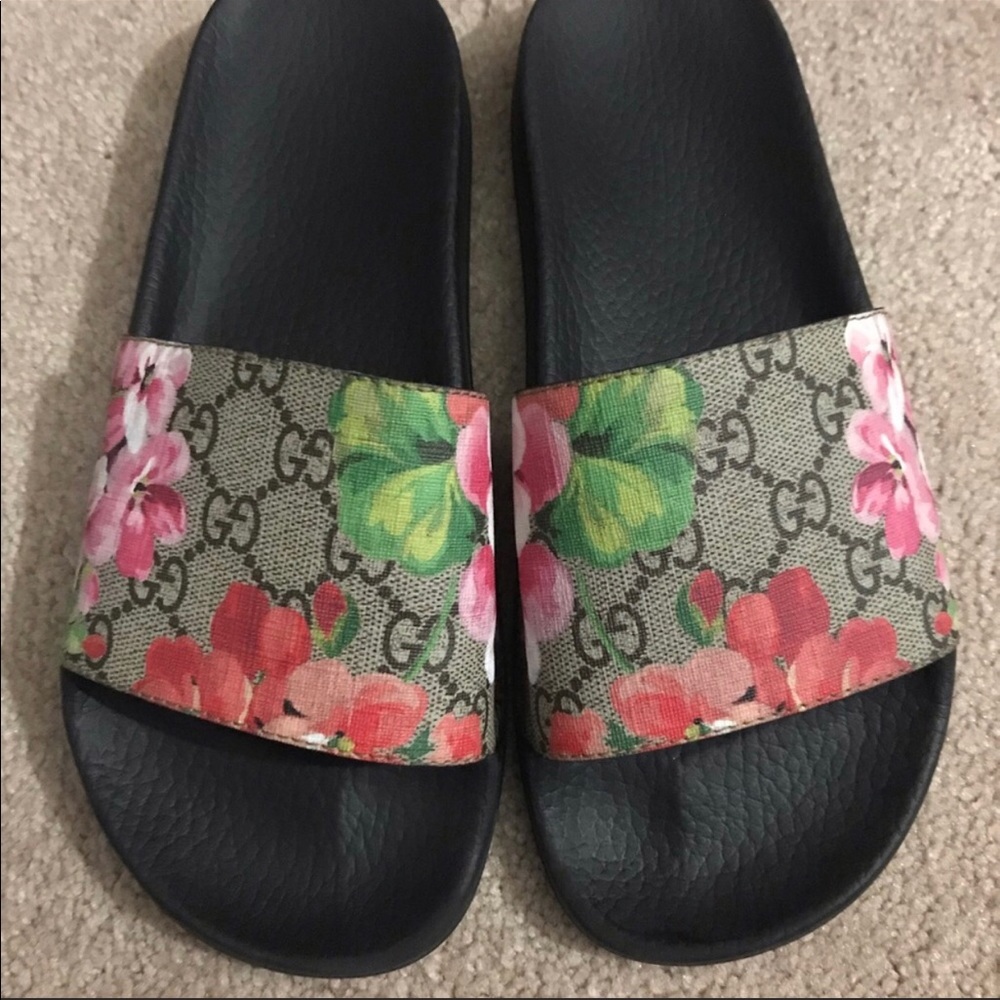 100% authentic Gucci Bloom slides